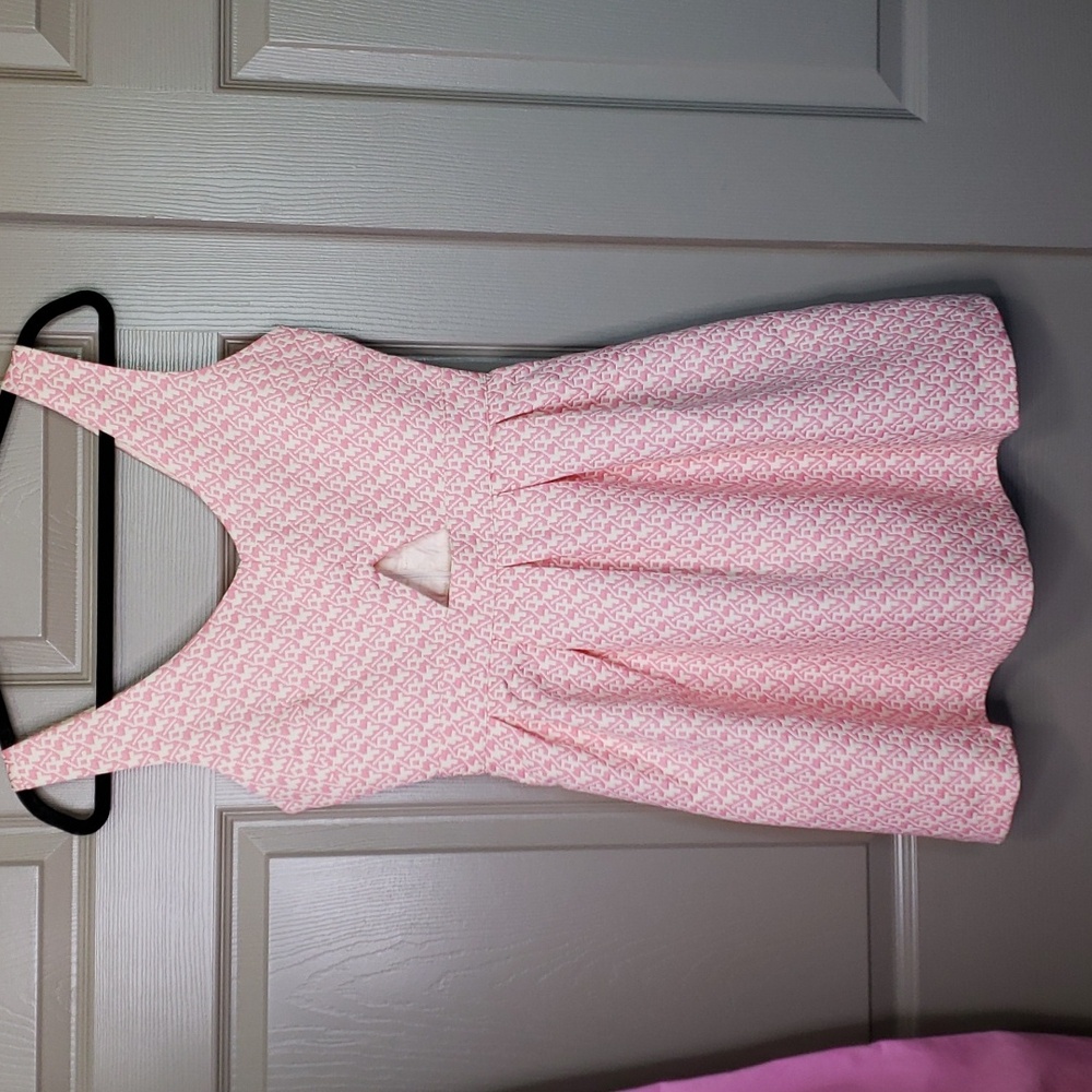 Guess Pink keyhole front dress size medium